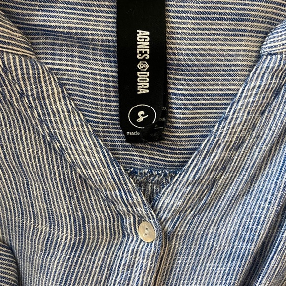 Agnes and Dora Line cap sleeve blouse - Picture 2 of 3